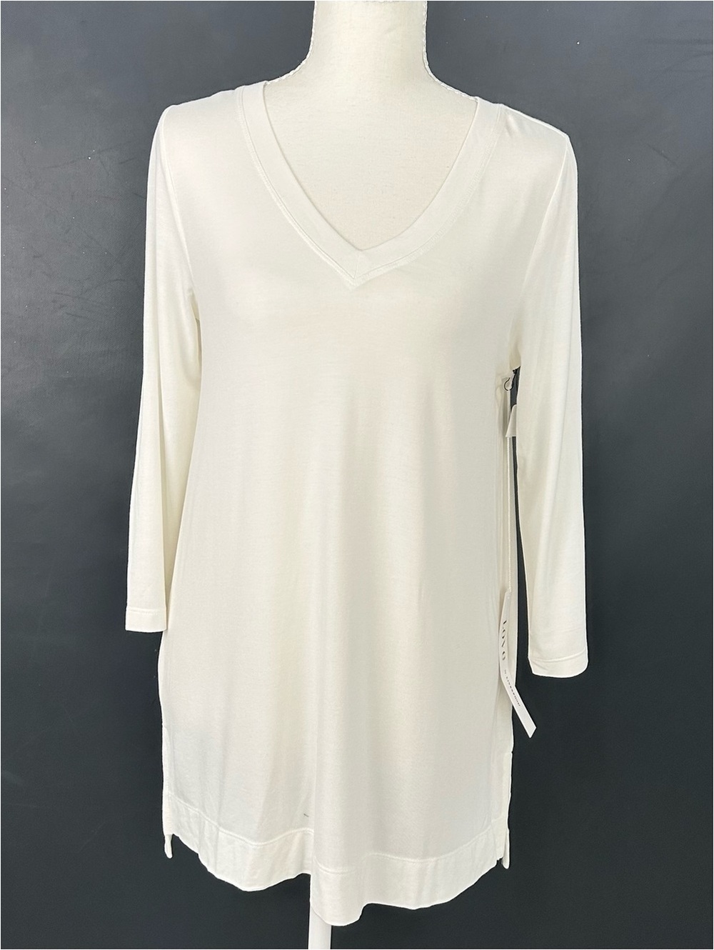 Liverpool Los Angeles Ivory Modal V-Neck Tunic Top NWT Size Small Quiet Luxury